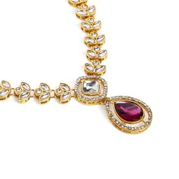 Peora Gold-Plated Kundan-Studded Jewellery Set image 5