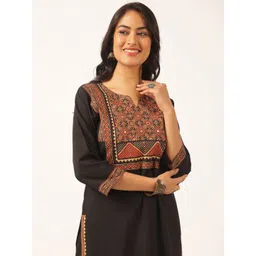 KALINI Women Floral Printed Regular Pure Cotton Kurta Set With Dupatta image 3