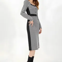 SHYAM SUNDARI Print Formal Sheath Midi Dress image 3