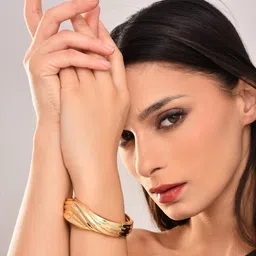 Reenisaa Gold-Plated Kada Bracelet image 2