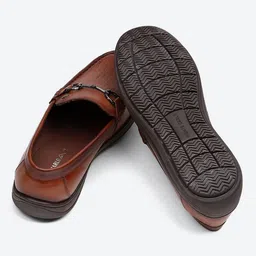 Monte Carlo Men Textured Round Toe Leather Formal Loafers image 2