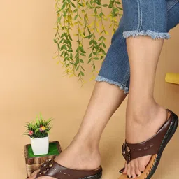 BIG BIRD FOOTWEAR Women T-Strap Flats image 3