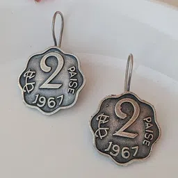 VEDAJ Quirky Drop Earrings image 2