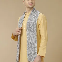 Linen Club Unisex Printed Stole image 3