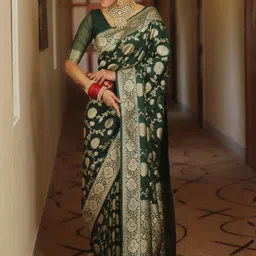 VASTRAAVEDAA Floral Woven Design Zari Banarasi Saree-image-40