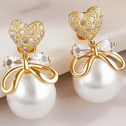 Vembley Gold-Plated Alloy Pearls Studs image 5