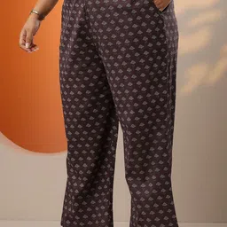 EXTRA LOVE BY LIBAS Women Plus Size Floral Printed Kurta with Trouser image 2