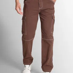 The Roadster Lifestyle Co Men Pure Cotton Loose Fit Cargos Trousers-image-15