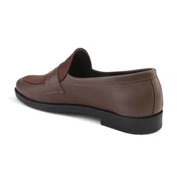 HERE&NOW Men Textured Formal loafers image 4