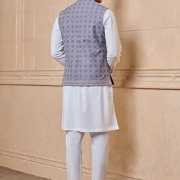 Tasva Adults-Men Solid Cotton Kurta with Pyjamas image 3