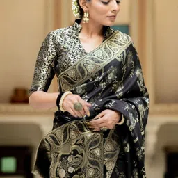 Vastravatika Ethnic Motifs Woven Design Zari Kanjeevaram Saree with Blouse Piece image 2