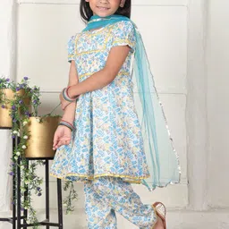 Cutiekins Girls Floral Printed Regular Gotta Patti Kurta with Trousers & With Dupatta image 4
