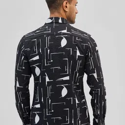 Snitch Men Smart Spread Collar Abstract Printed Casual Shirt image 5