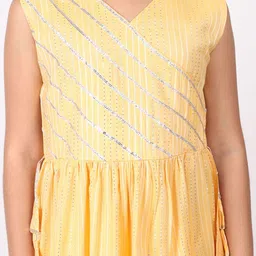 SILK SPARROW Girls Ethnic Motifs Panelled Gotta Patti Kurta with Sharara & With Dupatta image 2