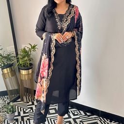 DIVASTRI Floral Embroidered Regular Straight Kurta with Trousers & Dupatta-picture-5