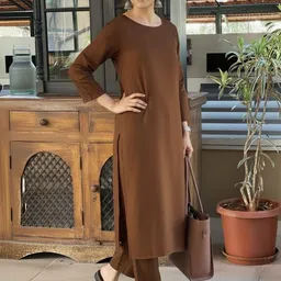 Vastranchal Women Regular Kurta with Trousers image 5