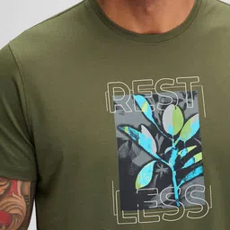 SPYKAR Men Typography Pockets Slim Fit T-shirt image 2