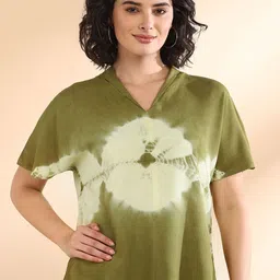 Chandbaali Women Tie and Dye Dyed V-Neck Top-image-96