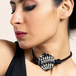 Look and Adorn Handcrafted Necklace image 4