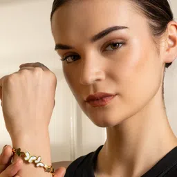 VOGUE PANASH Gold-Plated Bangle-Style Bracelet image 3