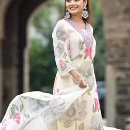 FOXENT Printed Pure Cotton Kurta With Trousers & Dupatta image 4