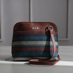 ZOUK Striped Structured Sling Bag-picture-32