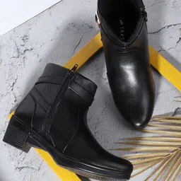 TRASE Women Black Textured Heeled Boots-picture-13