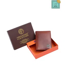 HAMMONDS FLYCATCHER Men Textured RFID Protected Leather Card Holder-picture-32