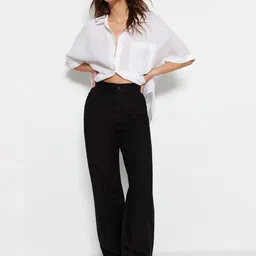 Trendyol Women Bootcut Fit Mid-Rise Clean Look  Jeans-image-4
