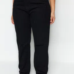 Trendyol Women Mid-Rise Pure Cotton Mildly Distressed Jeans-image-71