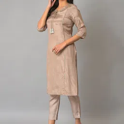 AURELIA Tie-Up Neck Panelled Kurta image 4