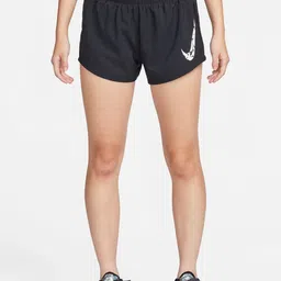 Nike One Women Dri-FIT Mid-Rise 8cm Brief-Lined Shorts image 3