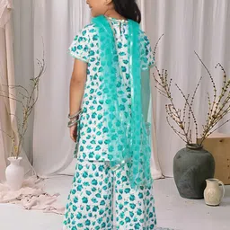 Cutiekins Girls Floral Printed Gotta Patti Kurta with Palazzos & Dupatta image 2