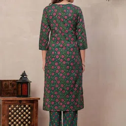 NAVYAAZRI Women Floral Printed Regular Mirror Work Pure Cotton Kurta with Trousers image 2