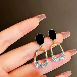 AKISON JEWELS Geometric Drop Earrings image 3