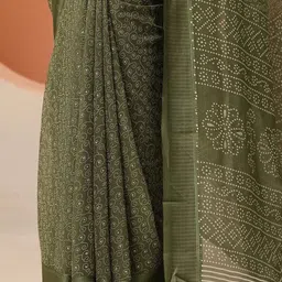 Libas Ethnic Motifs Pure Georgette Saree image 4