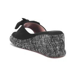 Froh Feet Women Textured Platform Sandals with Bows image 3