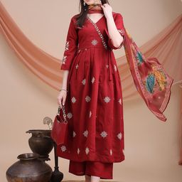 DIVASTRI Women Embroidered Angrakha Kurta with Trousers & Dupatta-picture-15