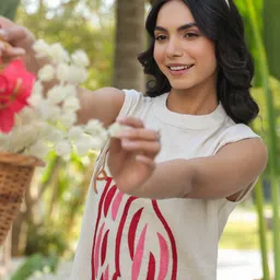 Kaftanize Women Embroidered Kurta with Palazzos image 3