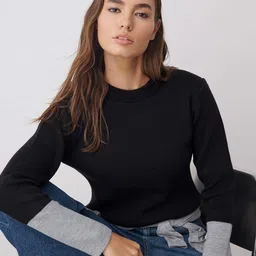 Trendyol Women Colourblocked Round Neck Pullover-image-9