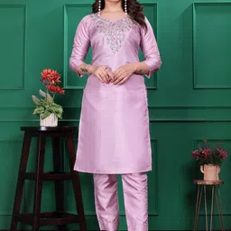 AVNISA ENTERPRISE Floral Yoke Design Thread Work Straight Kurta With Trousers-picture-16