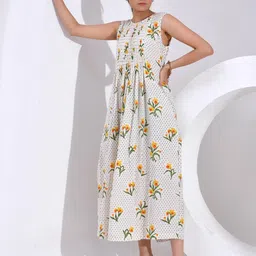 SIDDHO HUM Floral Printed Round Neck Cotton Fit & Flare Dress image 5