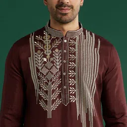 KALKI Fashion Men Ethnic Motifs Embroidered Regular Thread Work Kurta with Trousers image 4