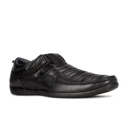 Bata Men Textured Shoe-Style Sandals-image-55
