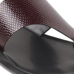 Metro Men Textured Leather Comfort Sandals image 2