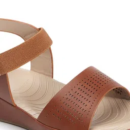 Carlton London Textured Comfort Heels image 3