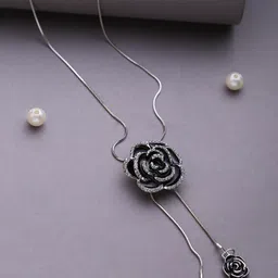 SOHI Silver-Plated Black Floral Pendant-picture-18