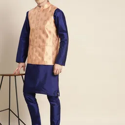 SOJANYA Men Blue Kurta with Churidar image 3