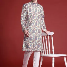 MANQ Men Paisley Printed Flared Sleeves Kurta image 5