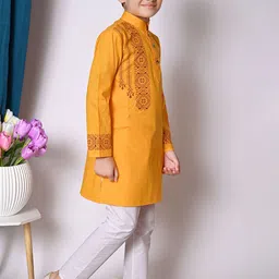 Cae Boys Floral Printed Mandarin Collar Straight Pure Cotton Kurta With Pyjamas image 5
